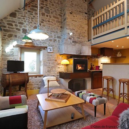 Bed and Breakfast La Cage Aux Oiseaux La Lande-de-Goult Esterno foto