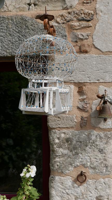 Bed and Breakfast La Cage Aux Oiseaux La Lande-de-Goult Esterno foto