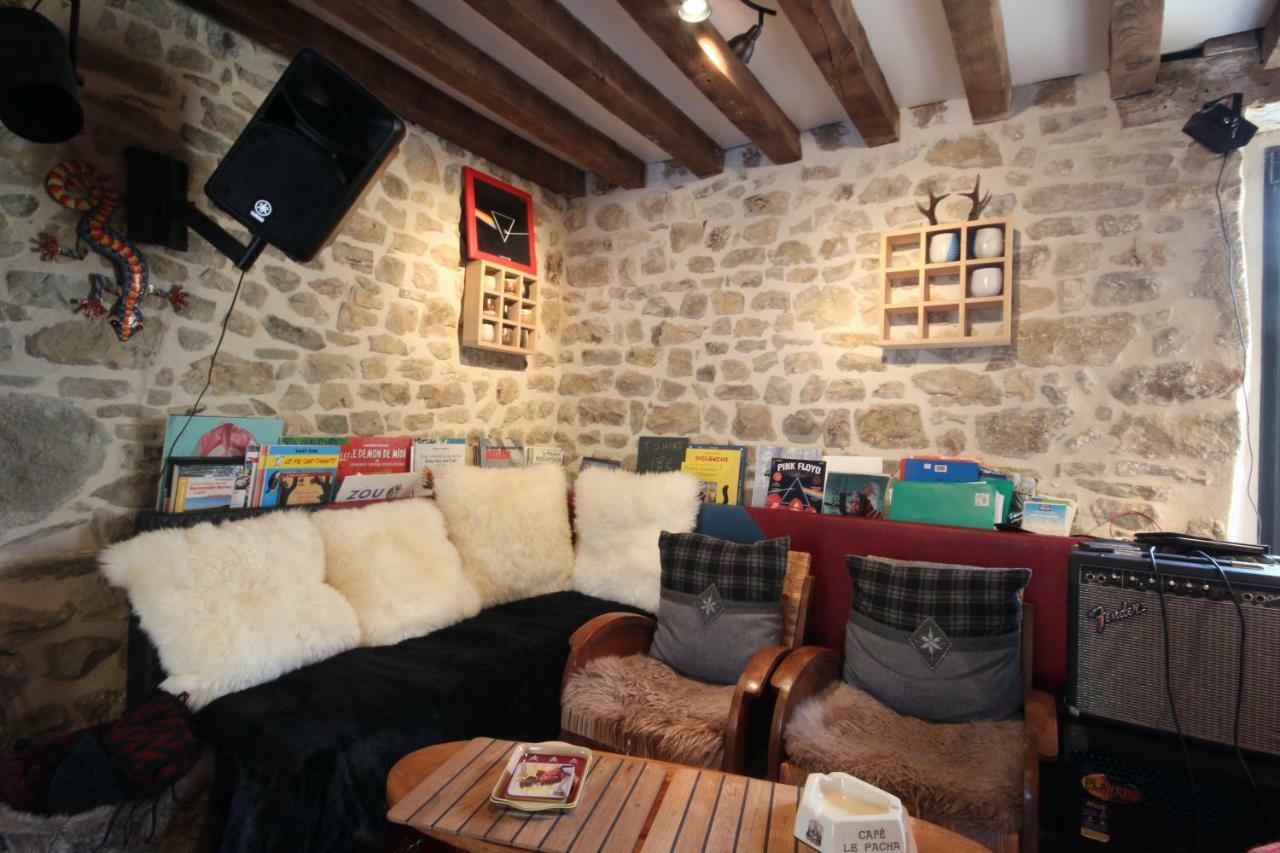 Bed and Breakfast La Cage Aux Oiseaux La Lande-de-Goult Esterno foto