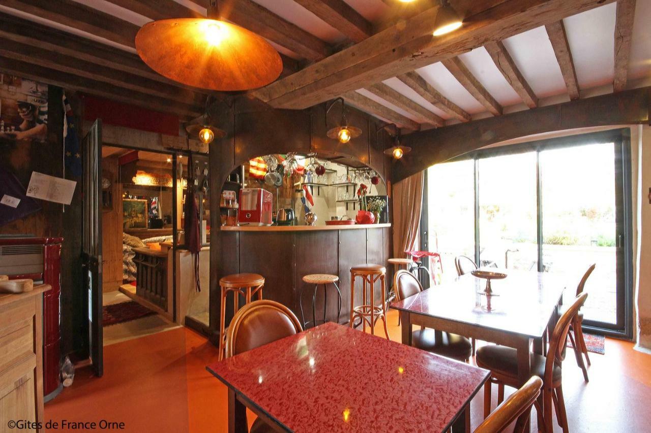 Bed and Breakfast La Cage Aux Oiseaux La Lande-de-Goult Esterno foto